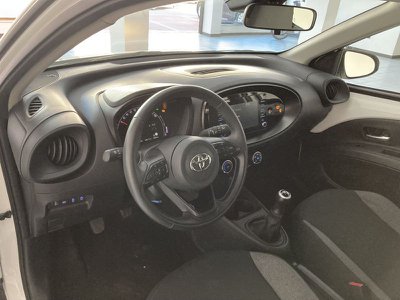 Toyota Aygo X 1.0 VVT i 72 CV 5p. Undercover, Anno 2023, KM 0 - foto principal