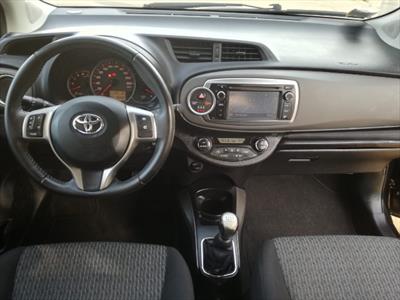 Toyota Yaris 1.5 Hybrid 5 Porte Business, Anno 2016, KM 75817 - foto principal
